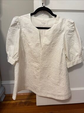 Mint boutique White Textured Puff-Sleeve Top